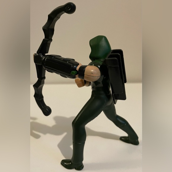 McDonald's Happy Meal Toy Green Arrow Justice League DC Comics Action Figure - Picture 2 of 4